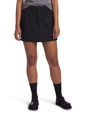 THE NORTH FACE NEVER STOP EXPLORING BLACK SKIRT
